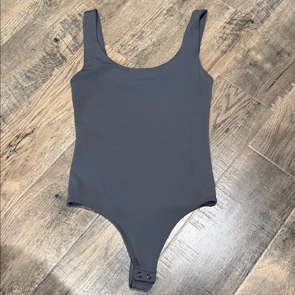 Express Body Contour Scoop Neck Bodysuit in Charcoal Gray
